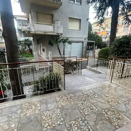 Laura - Via Martiri 217 Apartment Sanremo